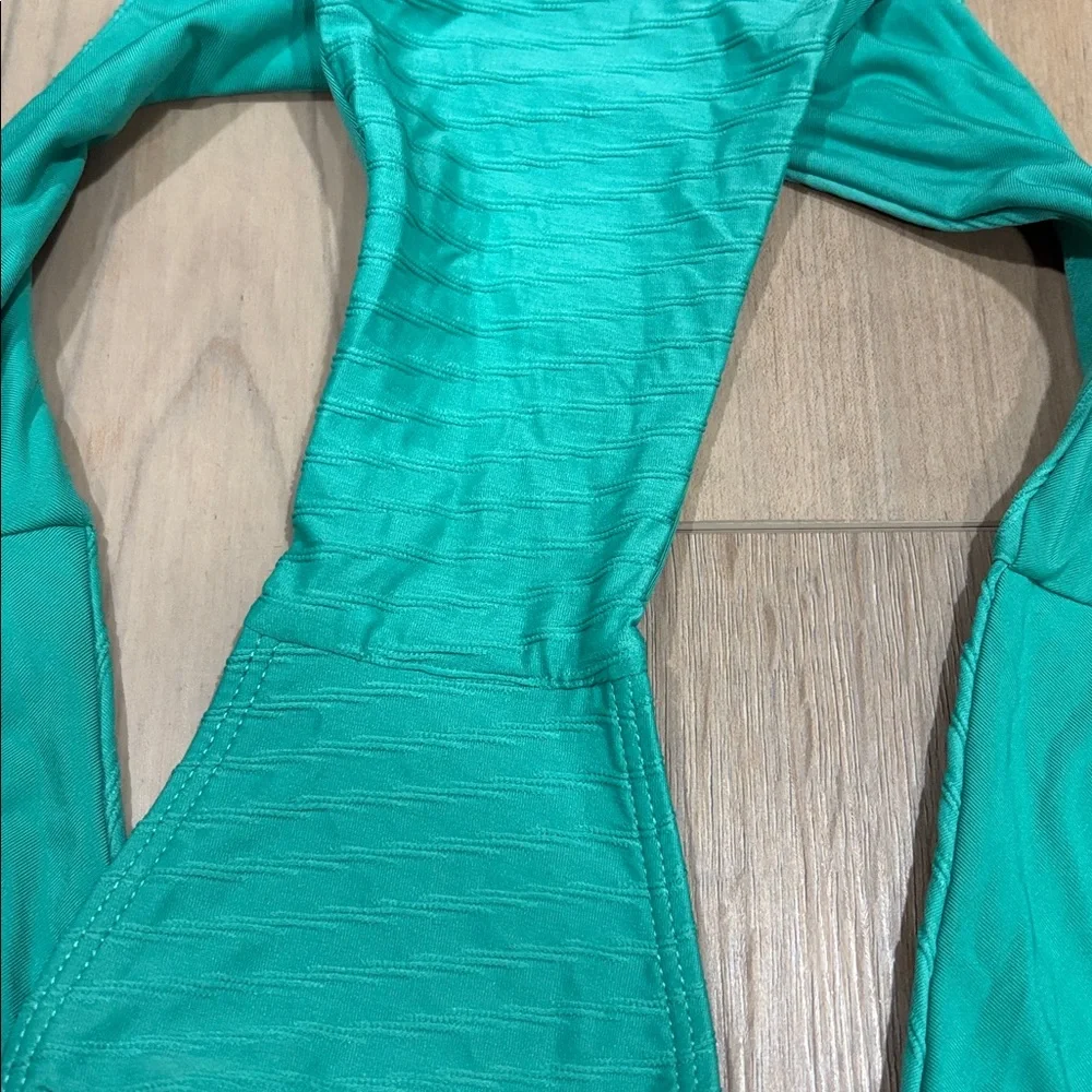 Monday Swimwear Bikini Set Teal Jacquard Large Bahama Top Byron Bottoms EUC Jade